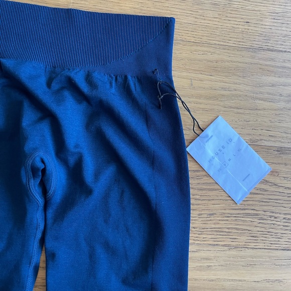 HOUSE iD Seamless Legging Sz Small Navy NWT *SOLD OUT* - Picture 7 of 9